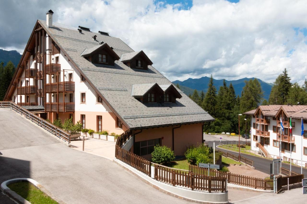 Nevesole Folgarida Resort Aparthotel Екстер'єр фото