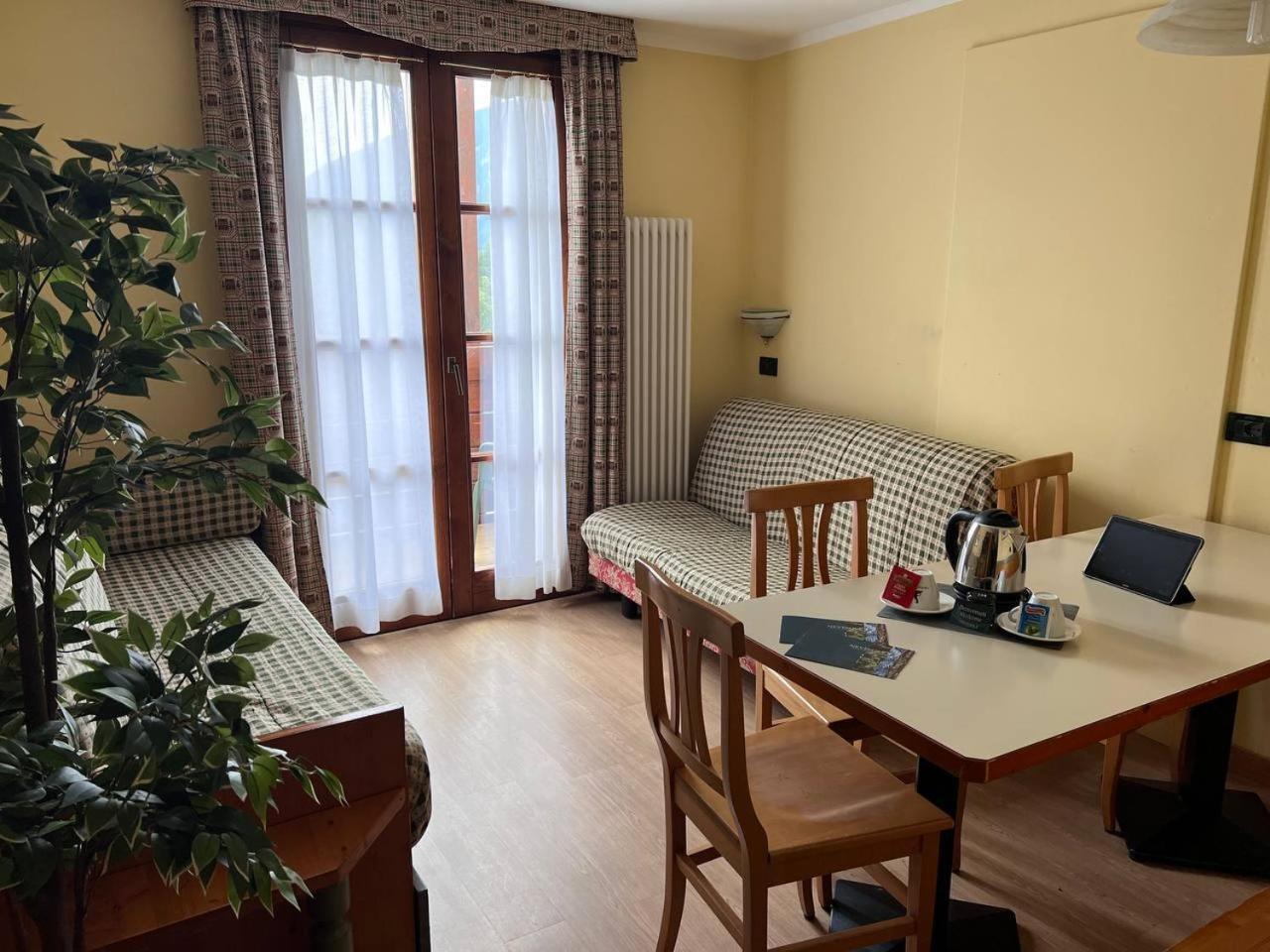 Nevesole Folgarida Resort Aparthotel Екстер'єр фото