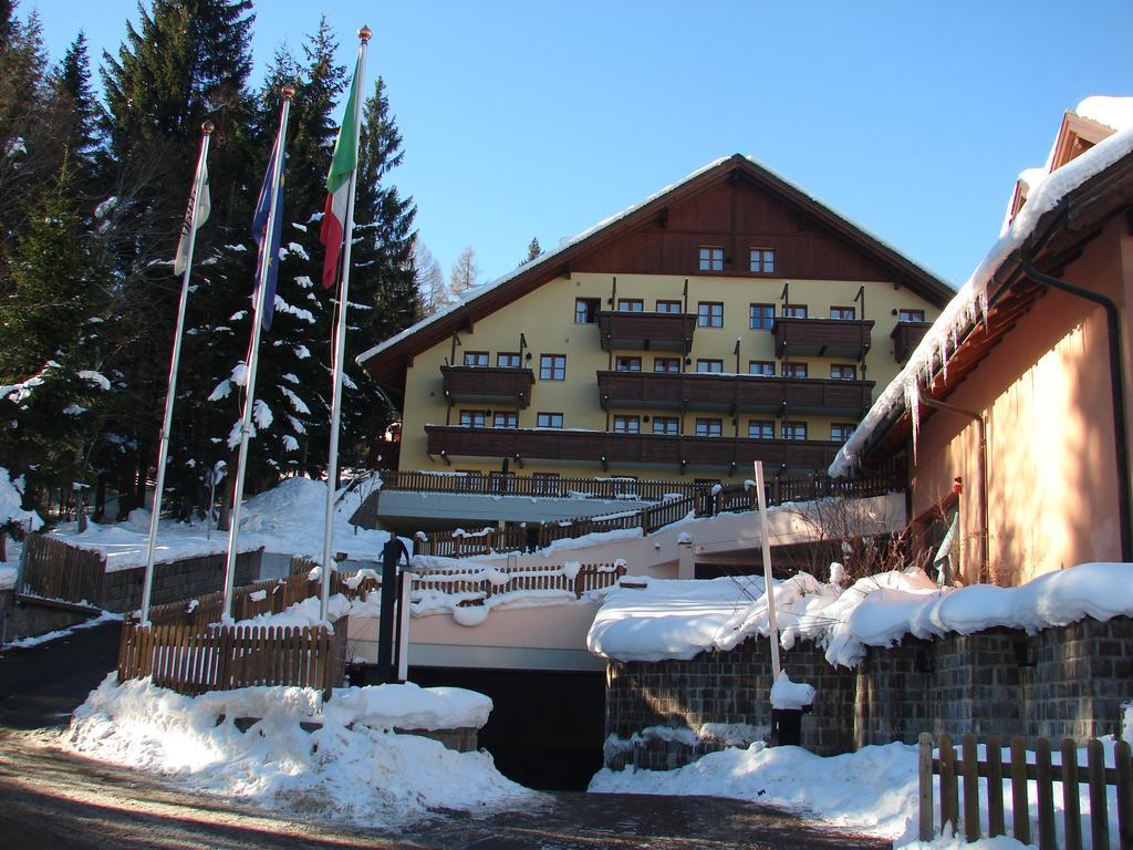 Nevesole Folgarida Resort Aparthotel Екстер'єр фото