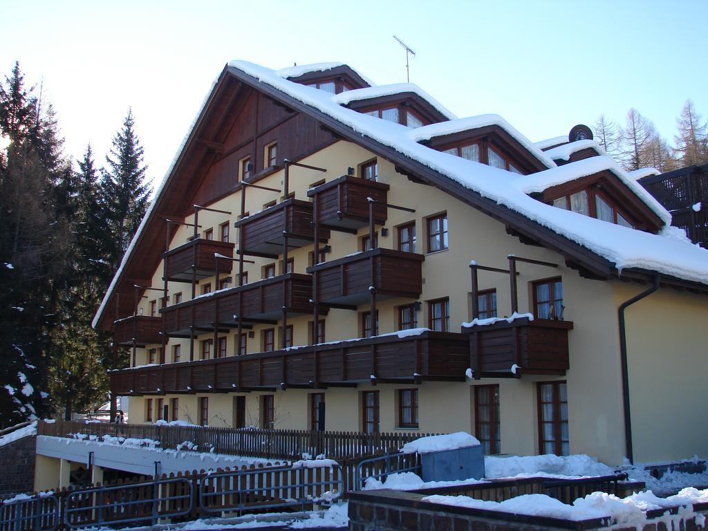 Nevesole Folgarida Resort Aparthotel Екстер'єр фото
