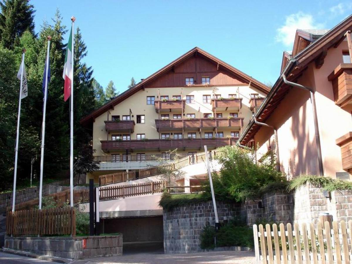 Nevesole Folgarida Resort Aparthotel Екстер'єр фото